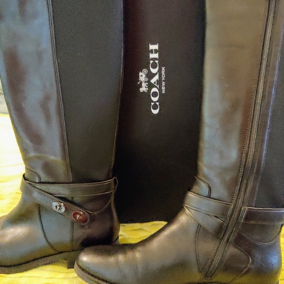 Spectacular !! New w box Coach boots size 10 M - Picture 5 of 8